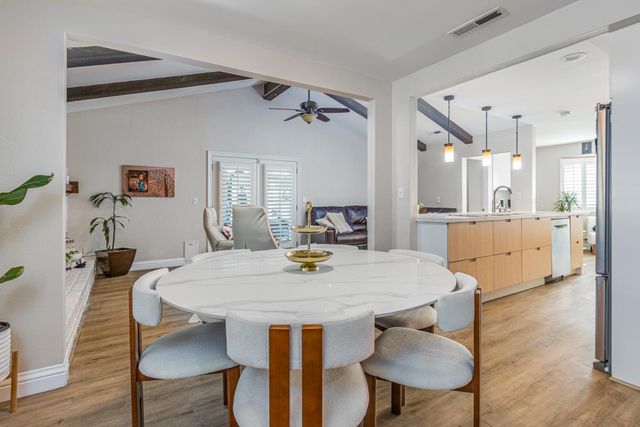 1431 Mcclaren Dr, Carmichael, CA 95608