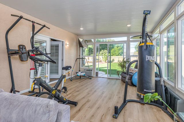 1431 Mcclaren Dr, Carmichael, CA 95608