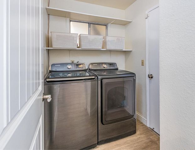 1431 Mcclaren Dr, Carmichael, CA 95608