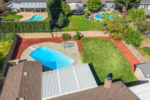 1431 Mcclaren Dr, Carmichael, CA 95608