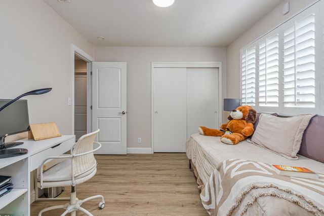 1431 Mcclaren Dr, Carmichael, CA 95608