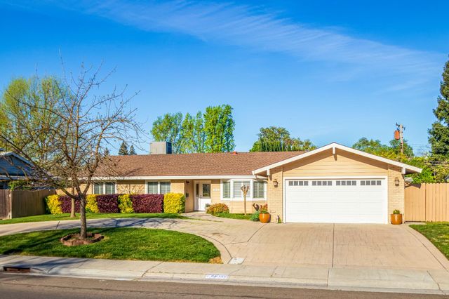 1431 Mcclaren Dr, Carmichael, CA 95608