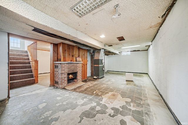 16400 Elmwood Avenue, Mishawaka, IN 46544