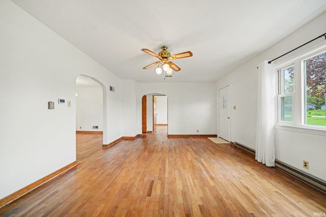 16400 Elmwood Avenue, Mishawaka, IN 46544