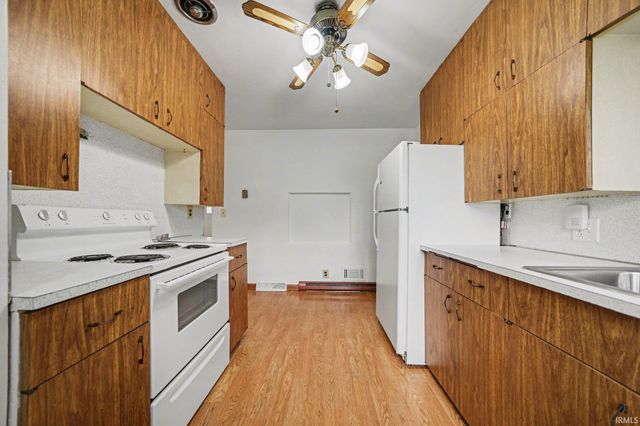 16400 Elmwood Avenue, Mishawaka, IN 46544