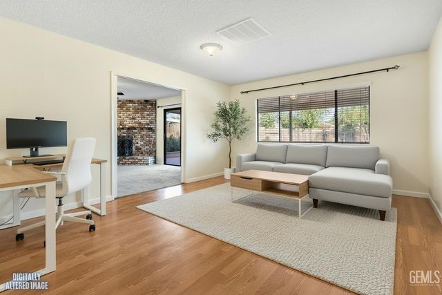 3012 Pendleton Court, Bakersfield, CA 93309