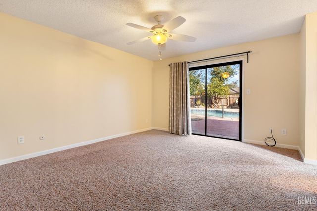 3012 Pendleton Court, Bakersfield, CA 93309