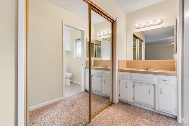 3012 Pendleton Court, Bakersfield, CA 93309