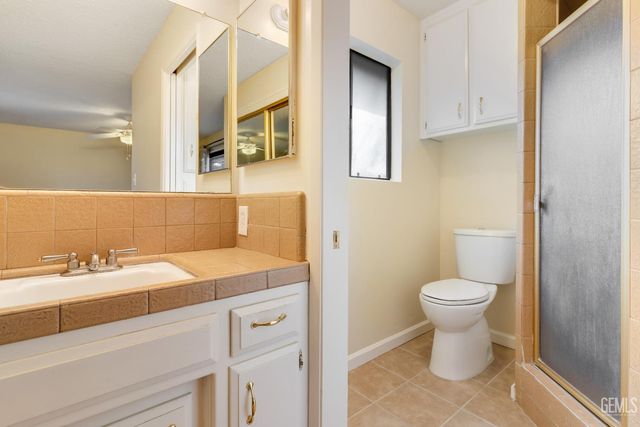 3012 Pendleton Court, Bakersfield, CA 93309