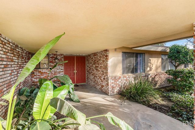 3012 Pendleton Court, Bakersfield, CA 93309
