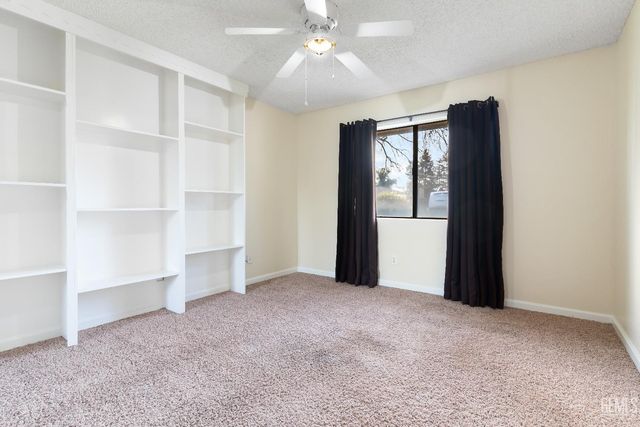 3012 Pendleton Court, Bakersfield, CA 93309