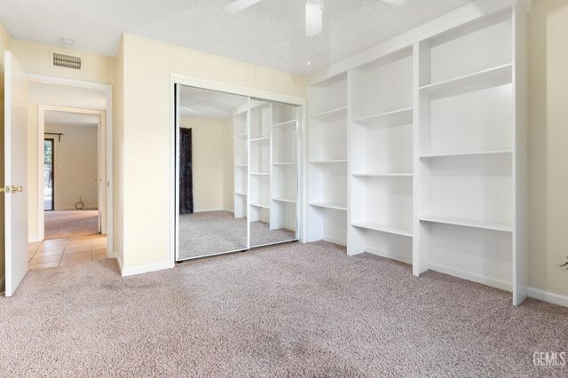 3012 Pendleton Court, Bakersfield, CA 93309