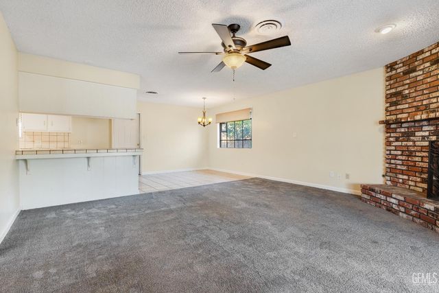 3012 Pendleton Court, Bakersfield, CA 93309