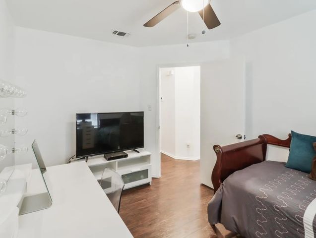 9403 Crimnson, Dallas, TX 75217