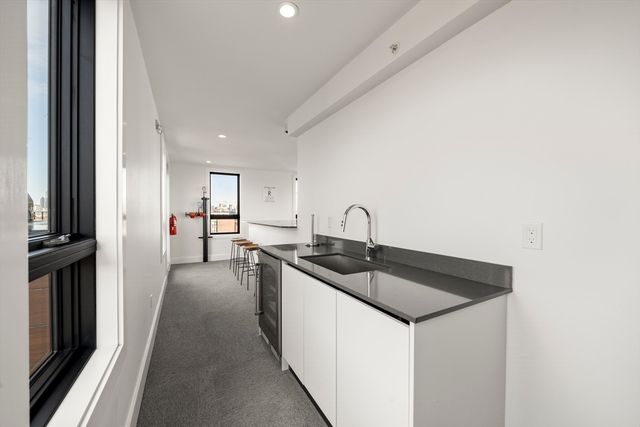 472 W Broadway 503, Boston, MA 02127