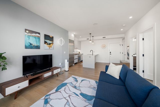 472 W Broadway 503, Boston, MA 02127