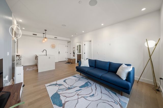 472 W Broadway 503, Boston, MA 02127