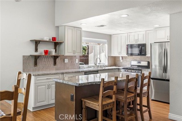 6143 Coral Ridge, Riverside, CA 92505