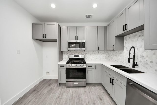 7413 N Star Street B, Houston, TX 77088