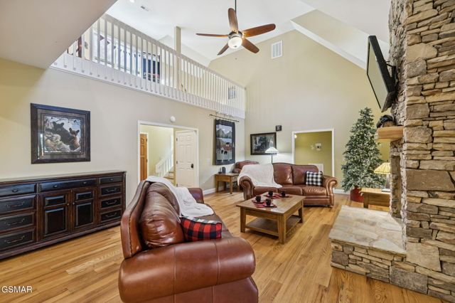 3715 Cinnamon Way, Sevierville, TN 37862