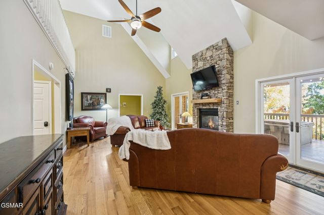 3715 Cinnamon Way, Sevierville, TN 37862