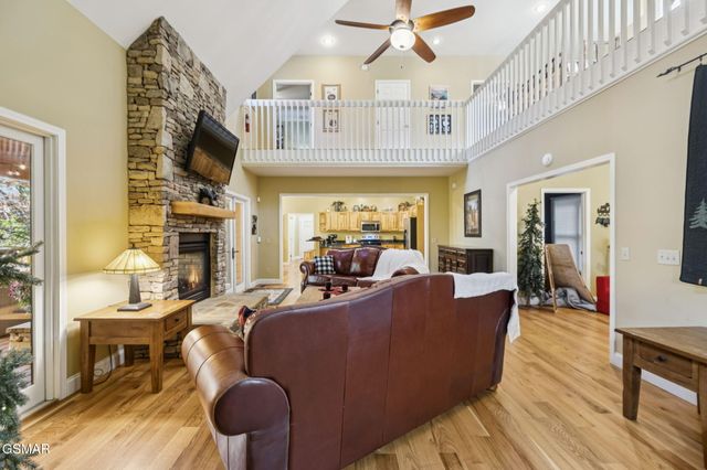 3715 Cinnamon Way, Sevierville, TN 37862