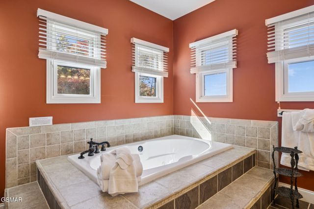 3715 Cinnamon Way, Sevierville, TN 37862