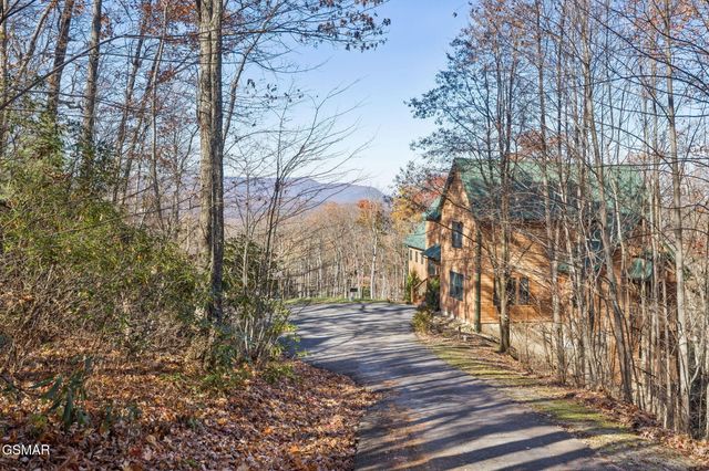 3715 Cinnamon Way, Sevierville, TN 37862