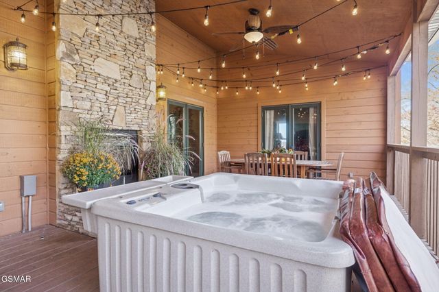 3715 Cinnamon Way, Sevierville, TN 37862