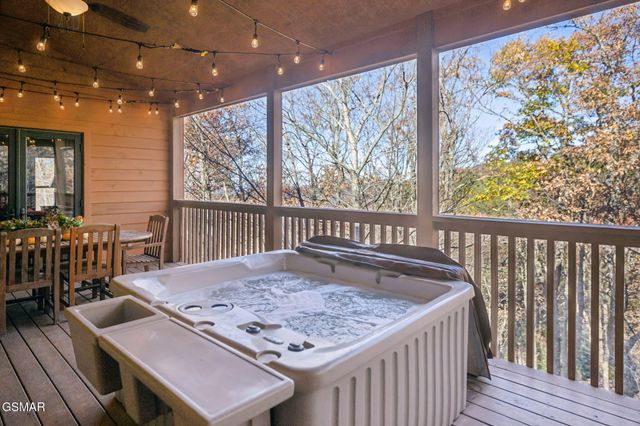 3715 Cinnamon Way, Sevierville, TN 37862