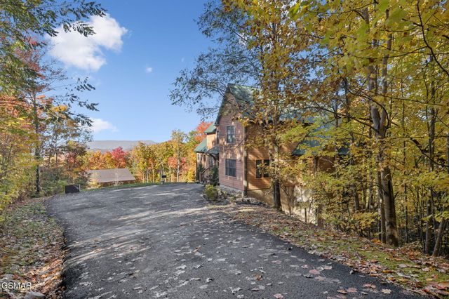 3715 Cinnamon Way, Sevierville, TN 37862