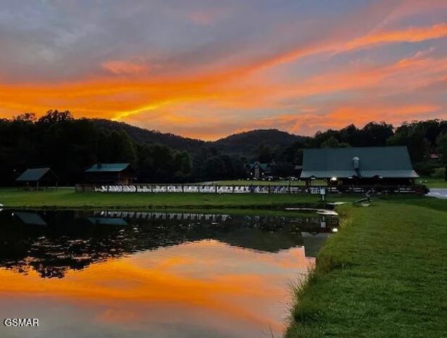 3715 Cinnamon Way, Sevierville, TN 37862