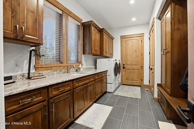 2117 E Amulet Cir, Rathdrum, ID 83858