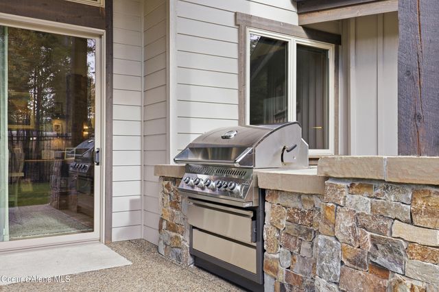 2117 E Amulet Cir, Rathdrum, ID 83858