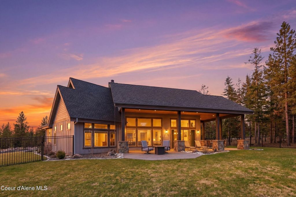 2117 E Amulet Cir, Rathdrum, ID 83858 photo 3