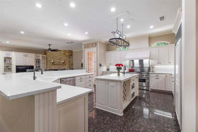 215 Bent Creek Court, Southlake, TX 76092