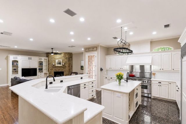 215 Bent Creek Court, Southlake, TX 76092