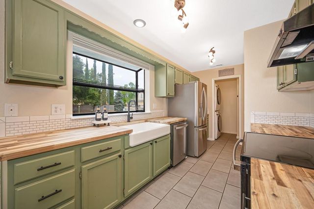 48 Westview Dr, Jackson, CA 95642