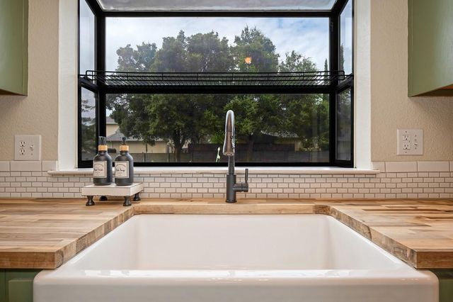 48 Westview Dr, Jackson, CA 95642