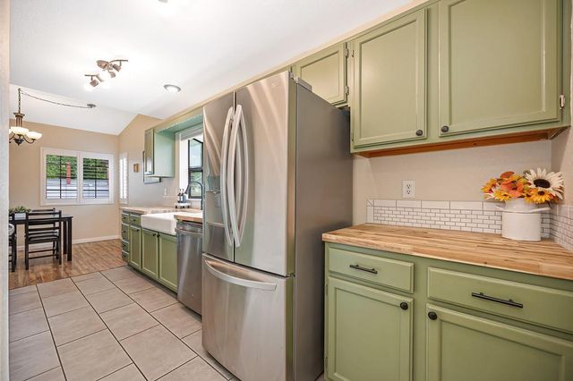 48 Westview Dr, Jackson, CA 95642
