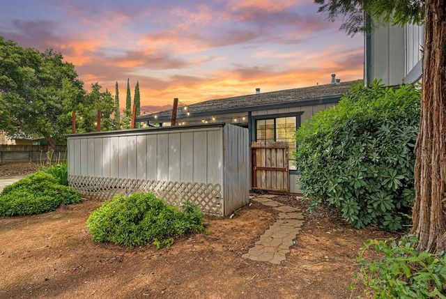 48 Westview Dr, Jackson, CA 95642