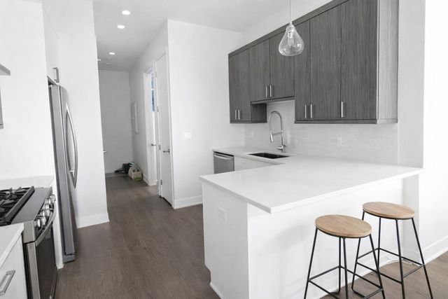2217 W Madison Street 314, Chicago, IL 60612