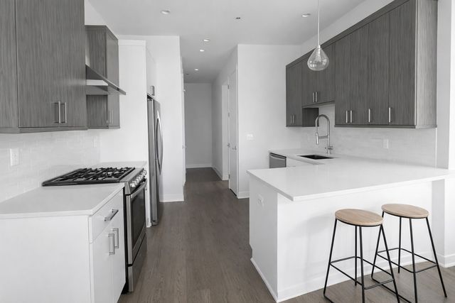 2217 W Madison Street 314, Chicago, IL 60612