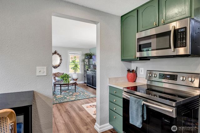 555 Windsor Place NE, Renton, WA 98056
