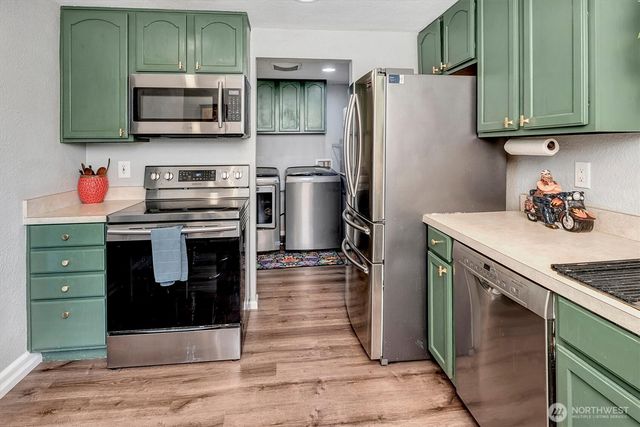 555 Windsor Place NE, Renton, WA 98056