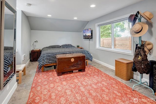 555 Windsor Place NE, Renton, WA 98056