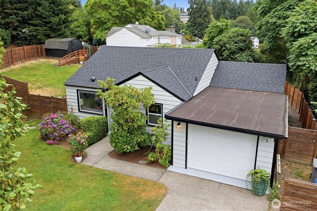 555 Windsor Place NE, Renton, WA 98056
