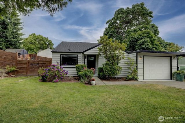 555 Windsor Place NE, Renton, WA 98056
