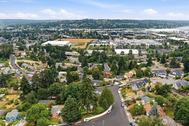555 Windsor Place NE, Renton, WA 98056