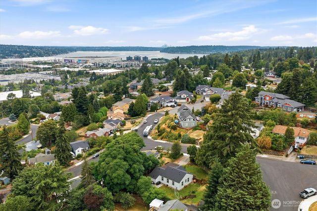 555 Windsor Place NE, Renton, WA 98056